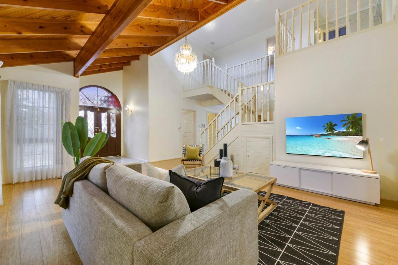 12 Mins To Mel Airport-Good Wood House Apartment St Albans Екстериор снимка