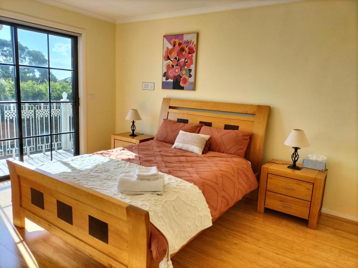 12 Mins To Mel Airport-Good Wood House Apartment St Albans Екстериор снимка