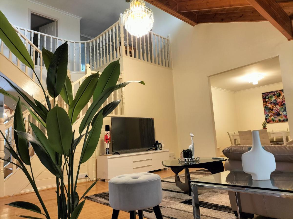 12 Mins To Mel Airport-Good Wood House Apartment St Albans Екстериор снимка